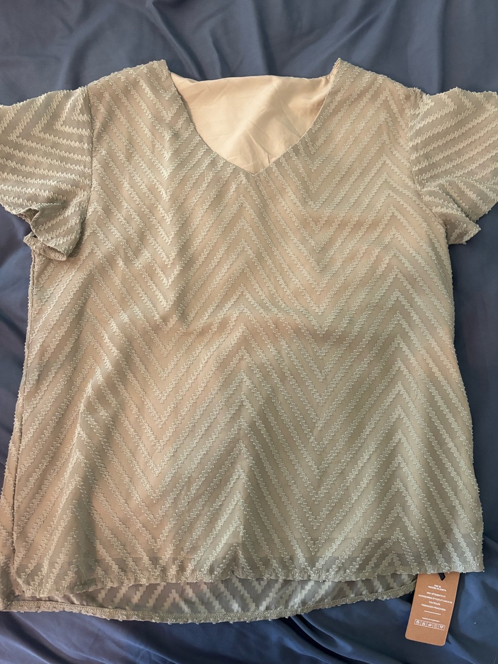 SHEIN Cream Chevron Short Sleeve Blouse